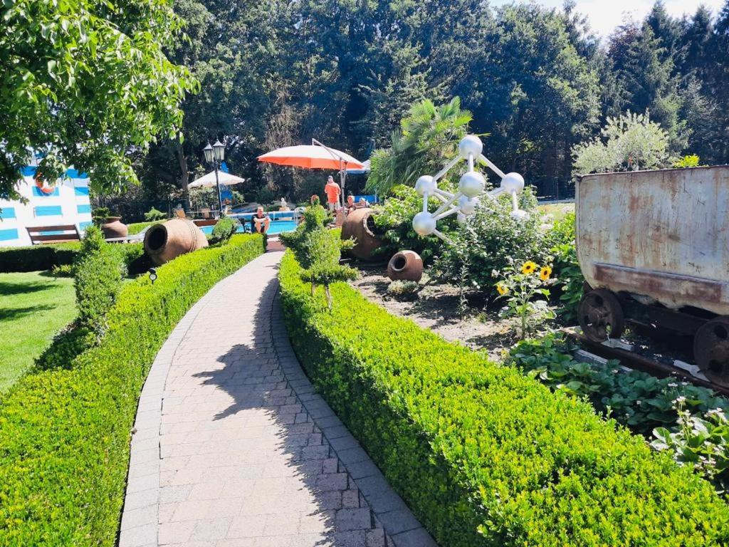 B&B Casa Roman & Vakantiewoning Voor 1 Pers Tot Max 32 Personen Zonhoven Екстер'єр фото
