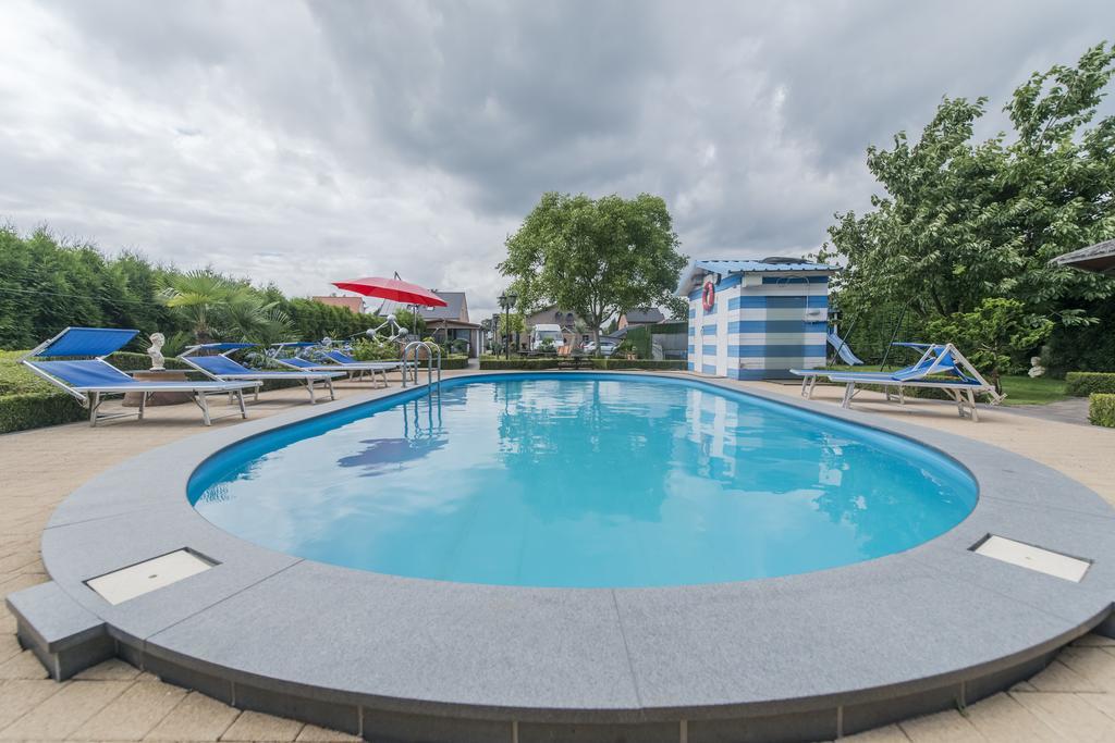B&B Casa Roman & Vakantiewoning Voor 1 Pers Tot Max 32 Personen Zonhoven Екстер'єр фото